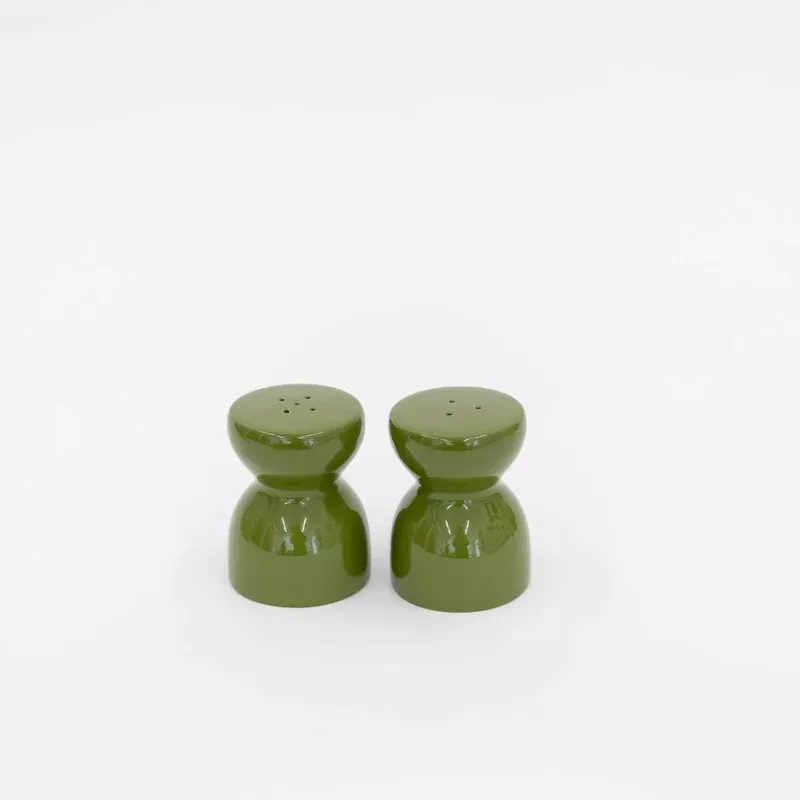 101 60’s Salt and Pepper Shaker – Olive green
