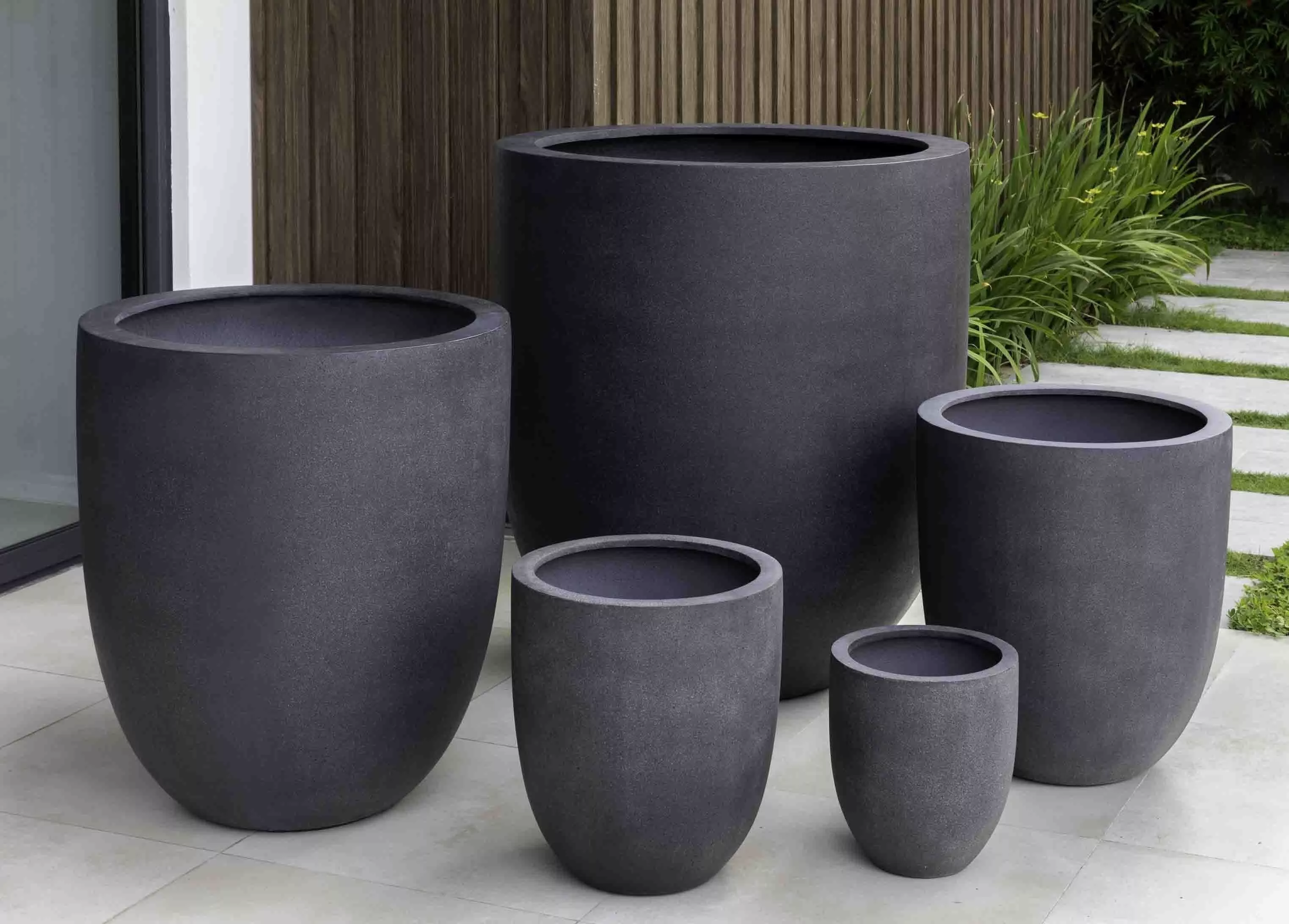 Campania Bradford Medium Charcoal Planter 02 - Clearance