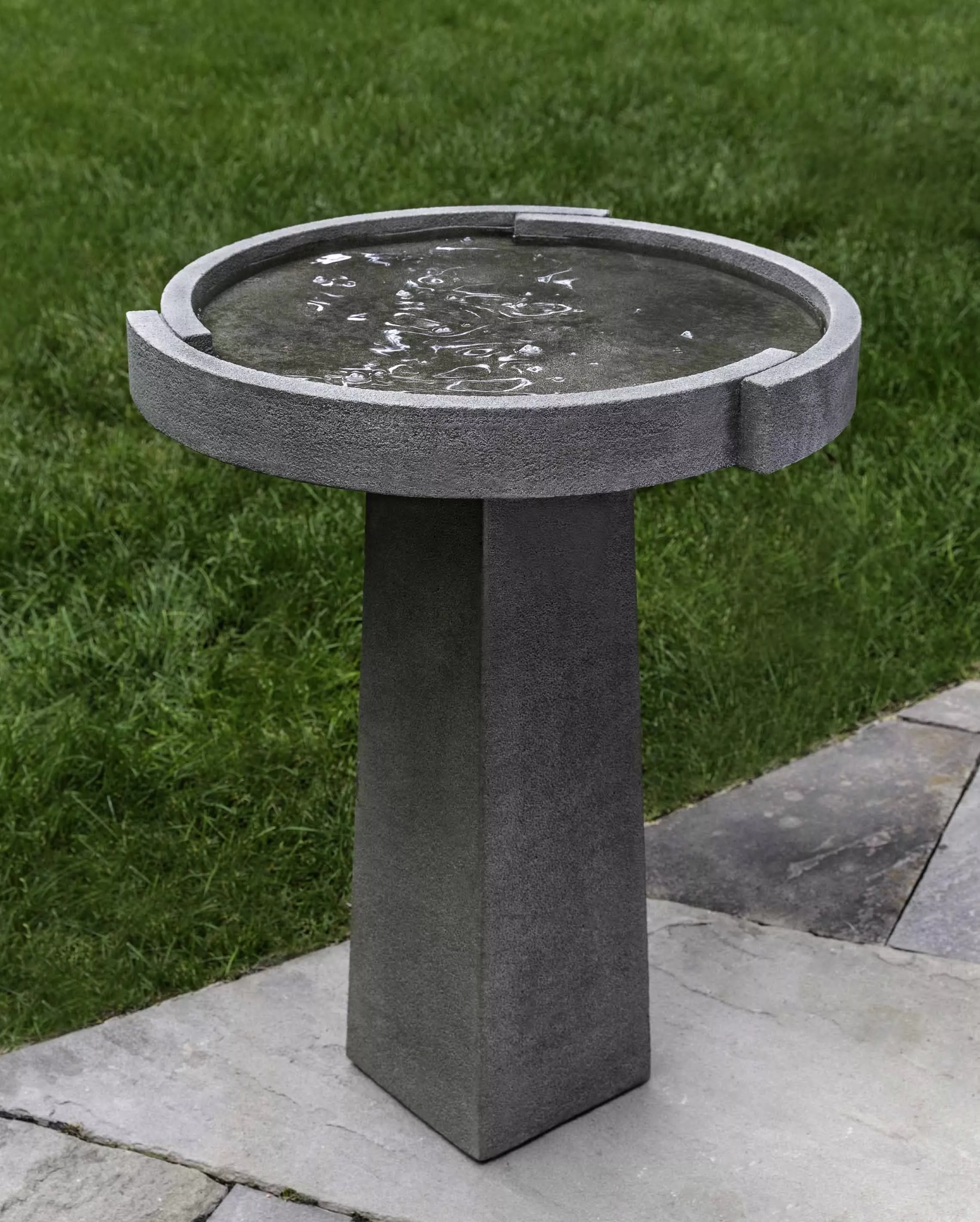 Campania Concept Birdbath, Low
