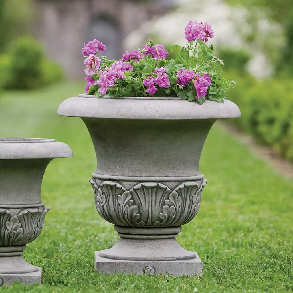 Campania International Williamsburg Acanthus Large Planter