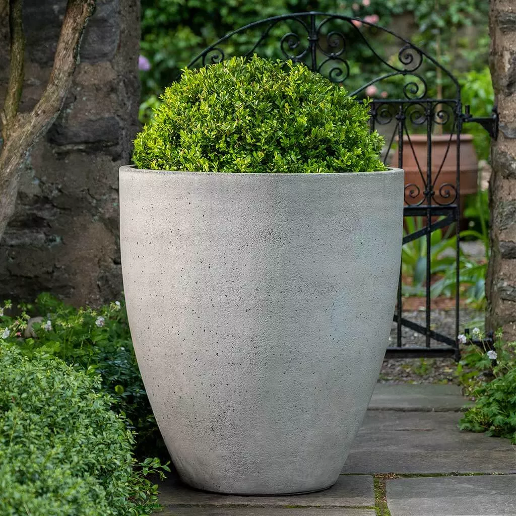Campania Series 3 - 28 x 31 Planter