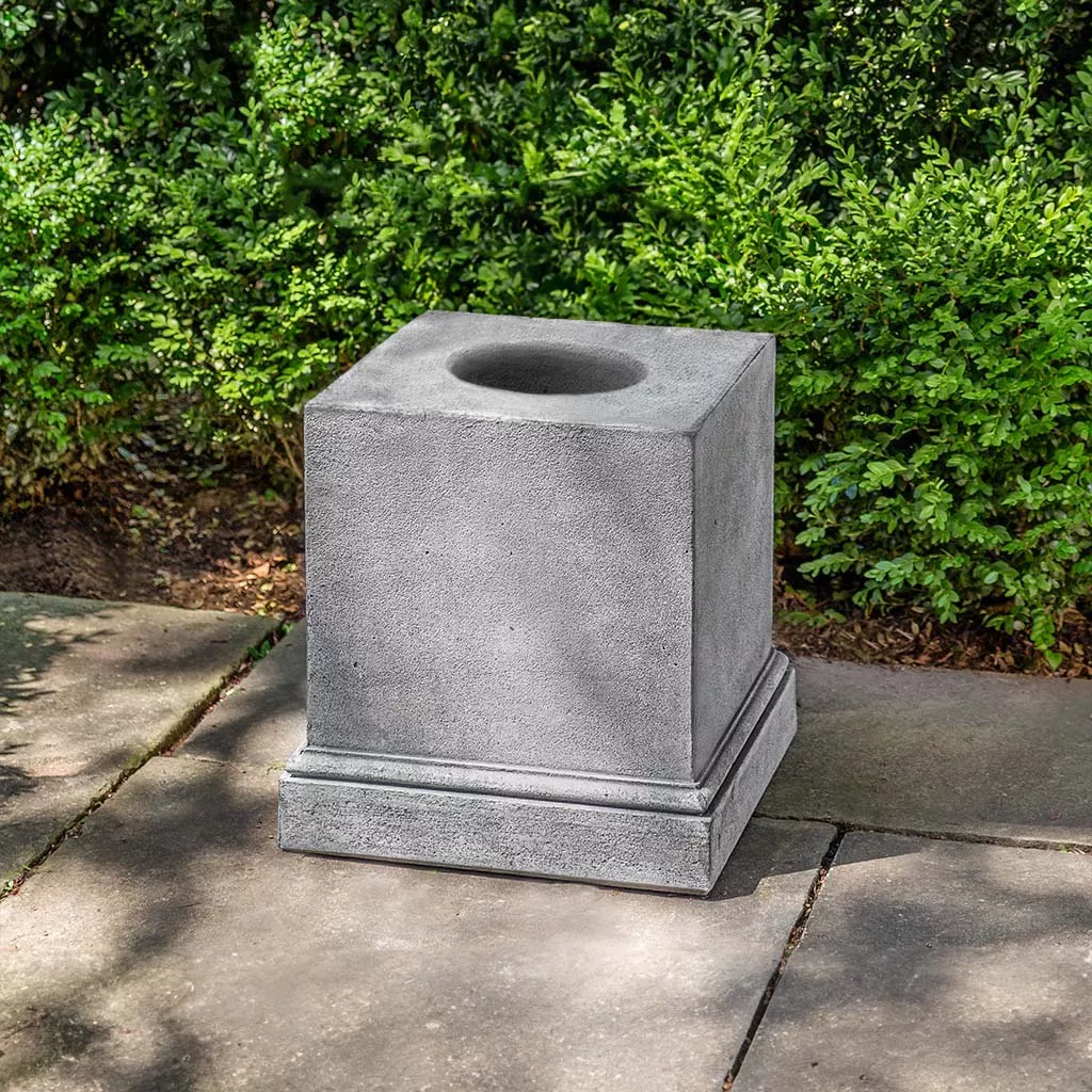 Campania Shelbourne Pedestal
