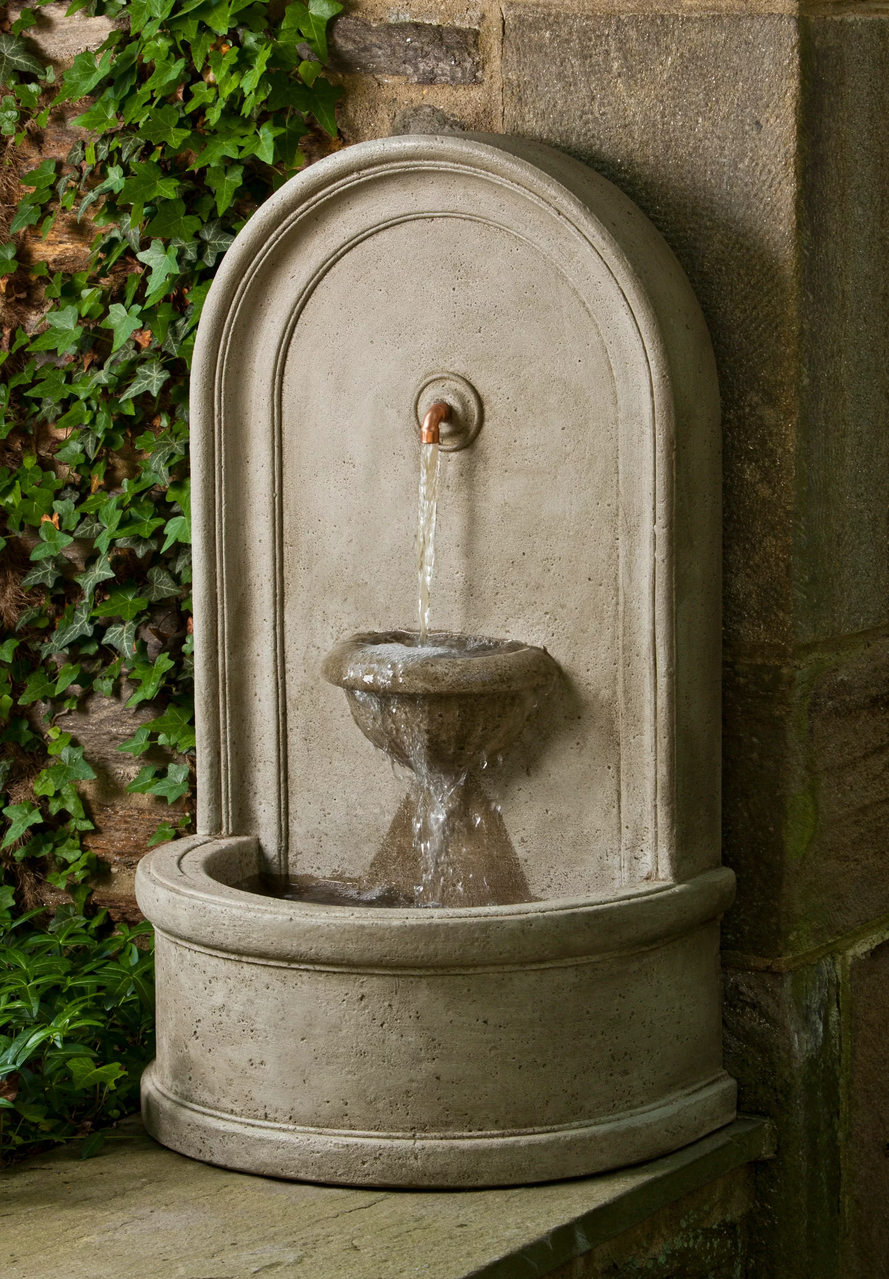 Colonna Fountain by Campania International
