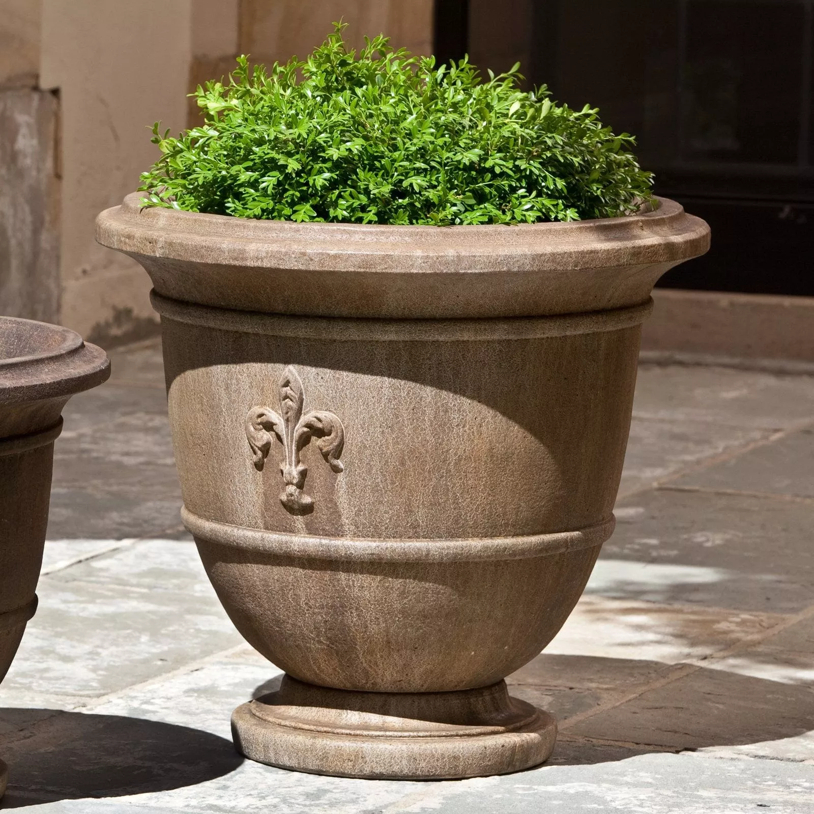 fleur-de-lis-urn-large-garden-planter Fleur de Lis Urn Large Garden Planter