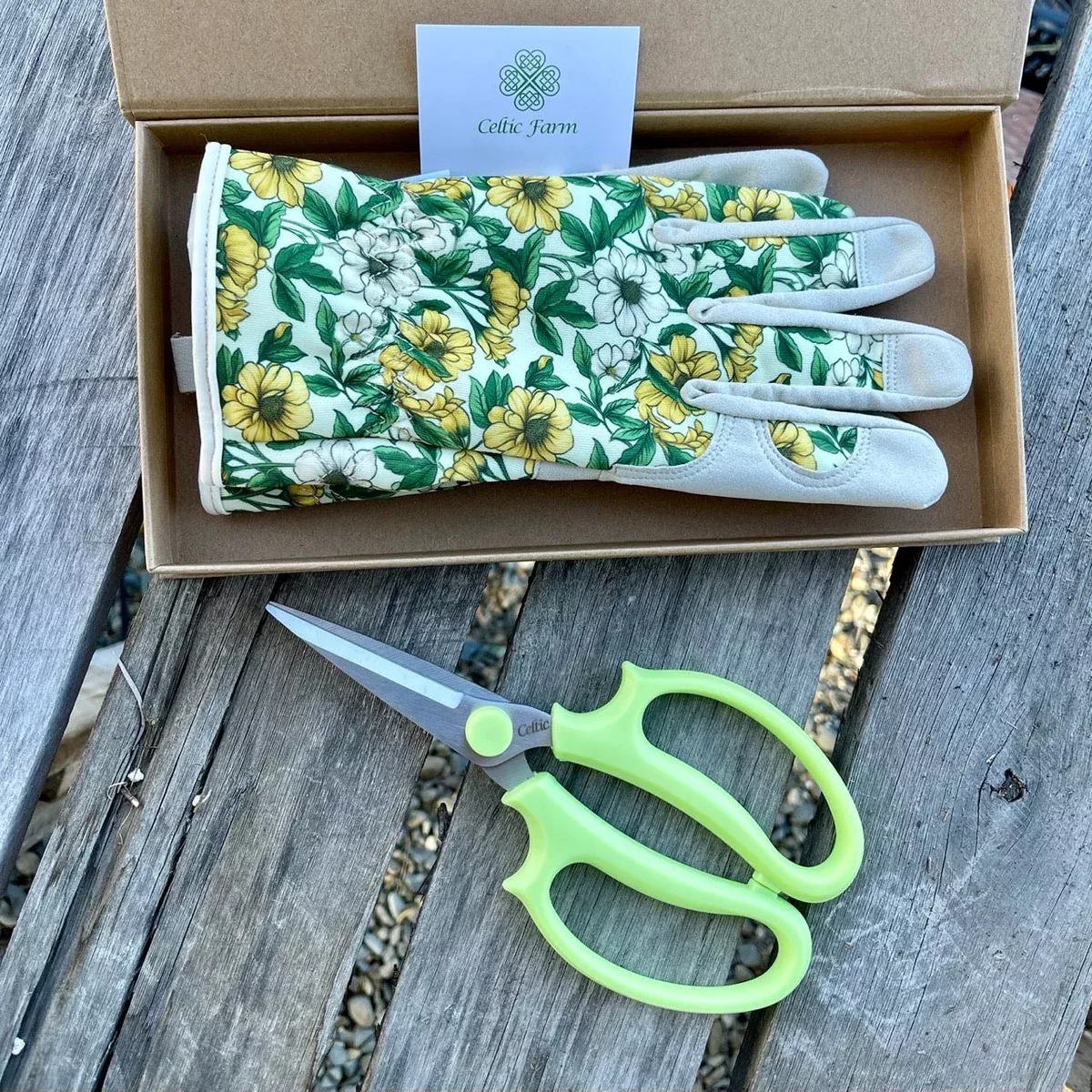 garden-gift-box-gloves-andherb-snips Garden Gift Box - Gloves andHerb Snips