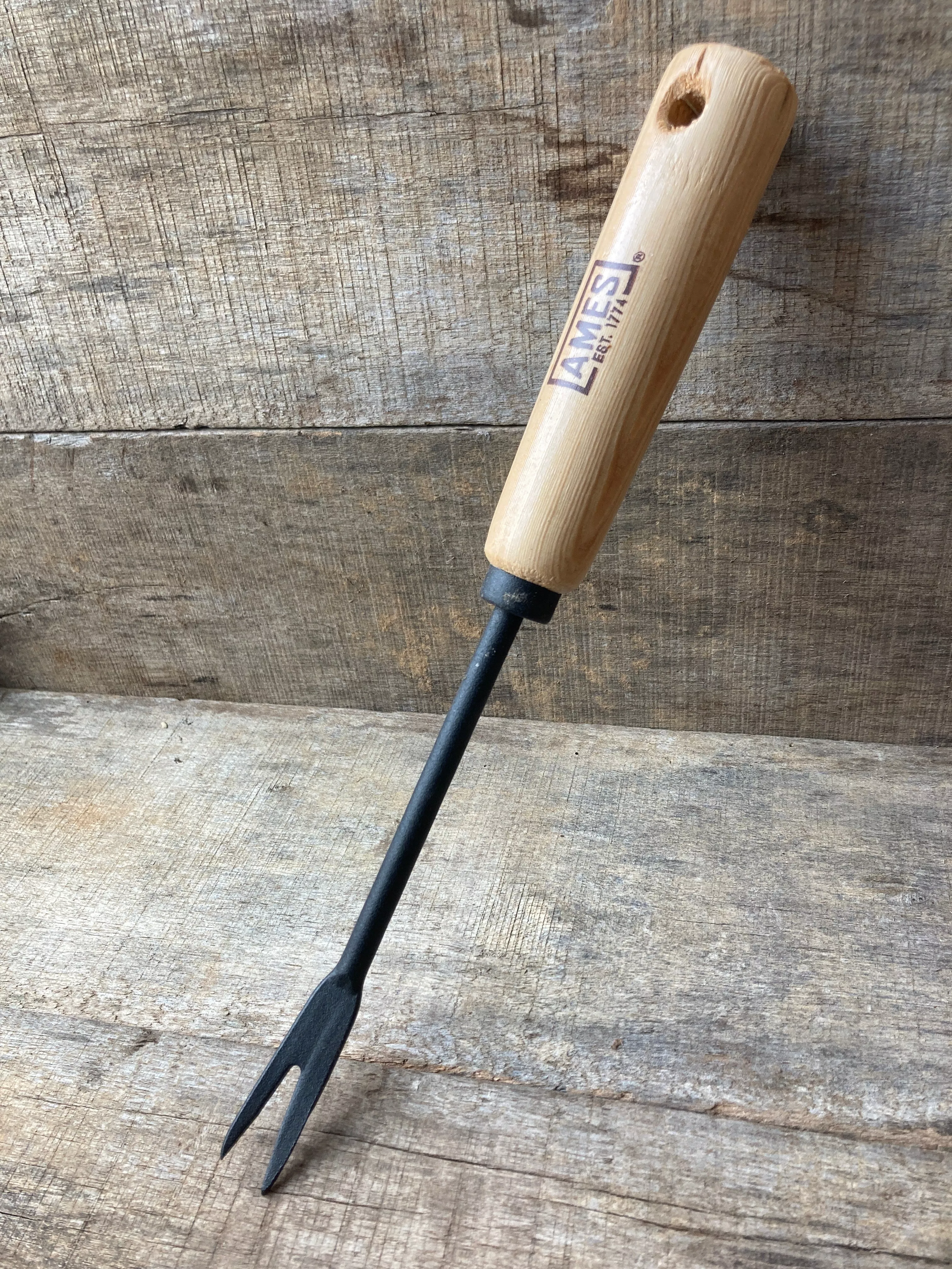 hand-weeder-wood-handle-ames Hand Weeder Wood Handle Ames