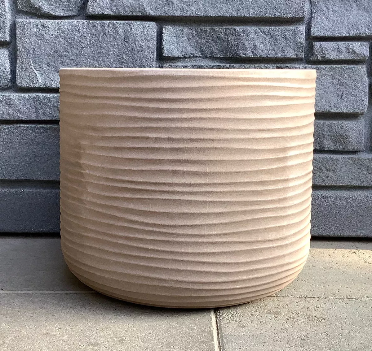 japi-lagoon-round-planter-macchiato Japi - Lagoon Round Planter - Macchiato