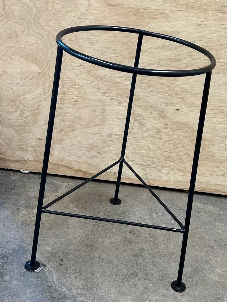 metal-plant-stand Metal Plant Stand