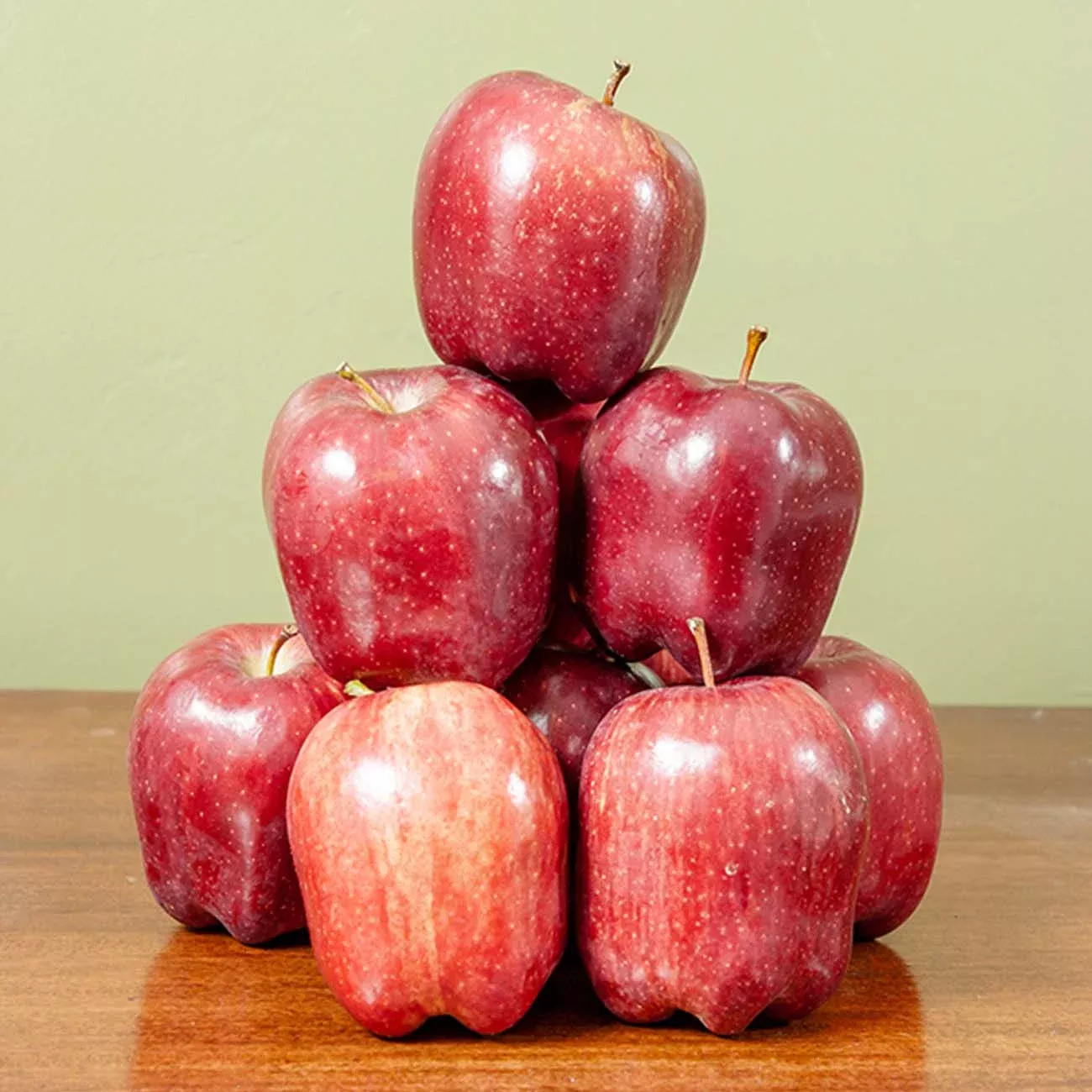 red-delicious-apple-tree Red Delicious Apple Tree