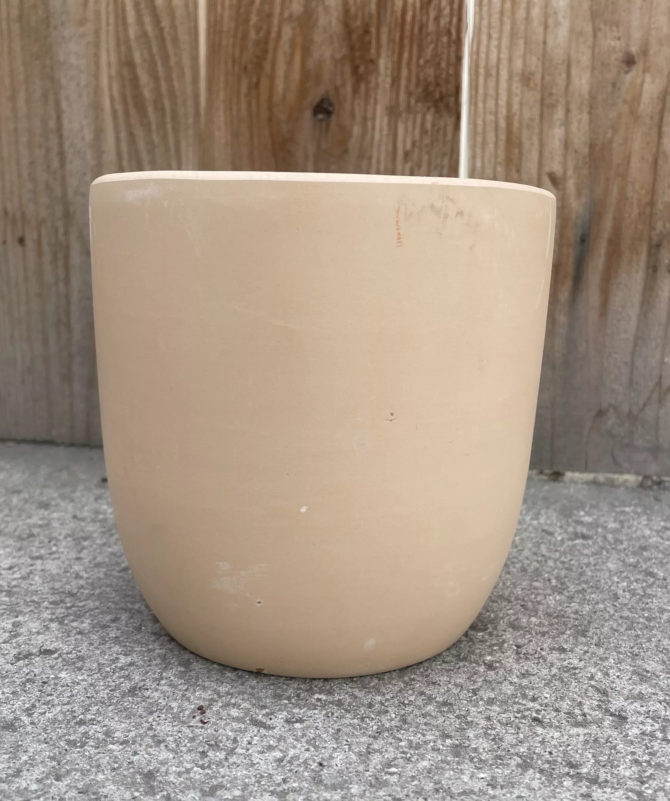 terra-cotta-egg-pot Terra cotta egg pot