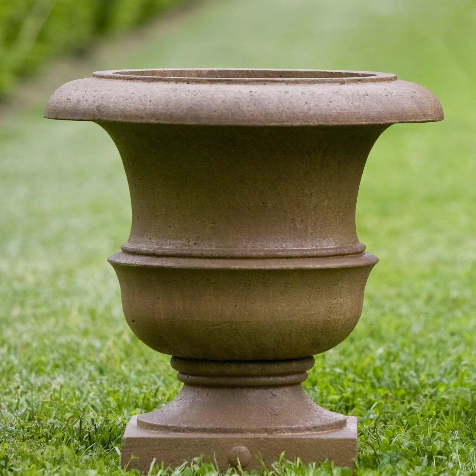 Williamsburg Wren Planter - Small